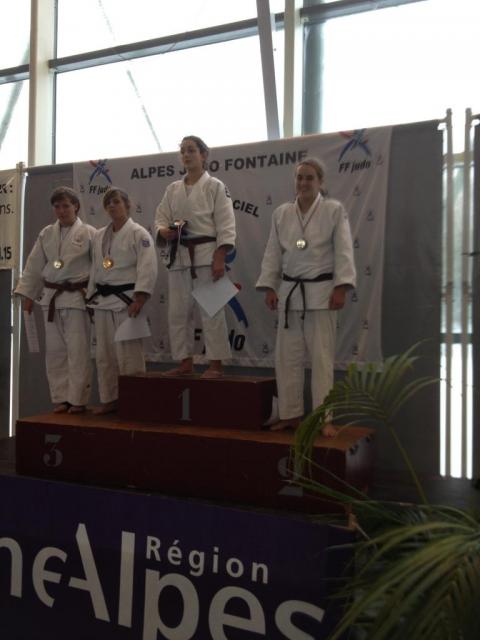 Tournoi de Fontaines 28-10-12 Podium Cecile